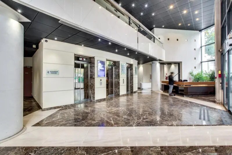 Bureau dans Boulogne-Billancourt à louer - Hall d’entrée – Image 3 sur 3