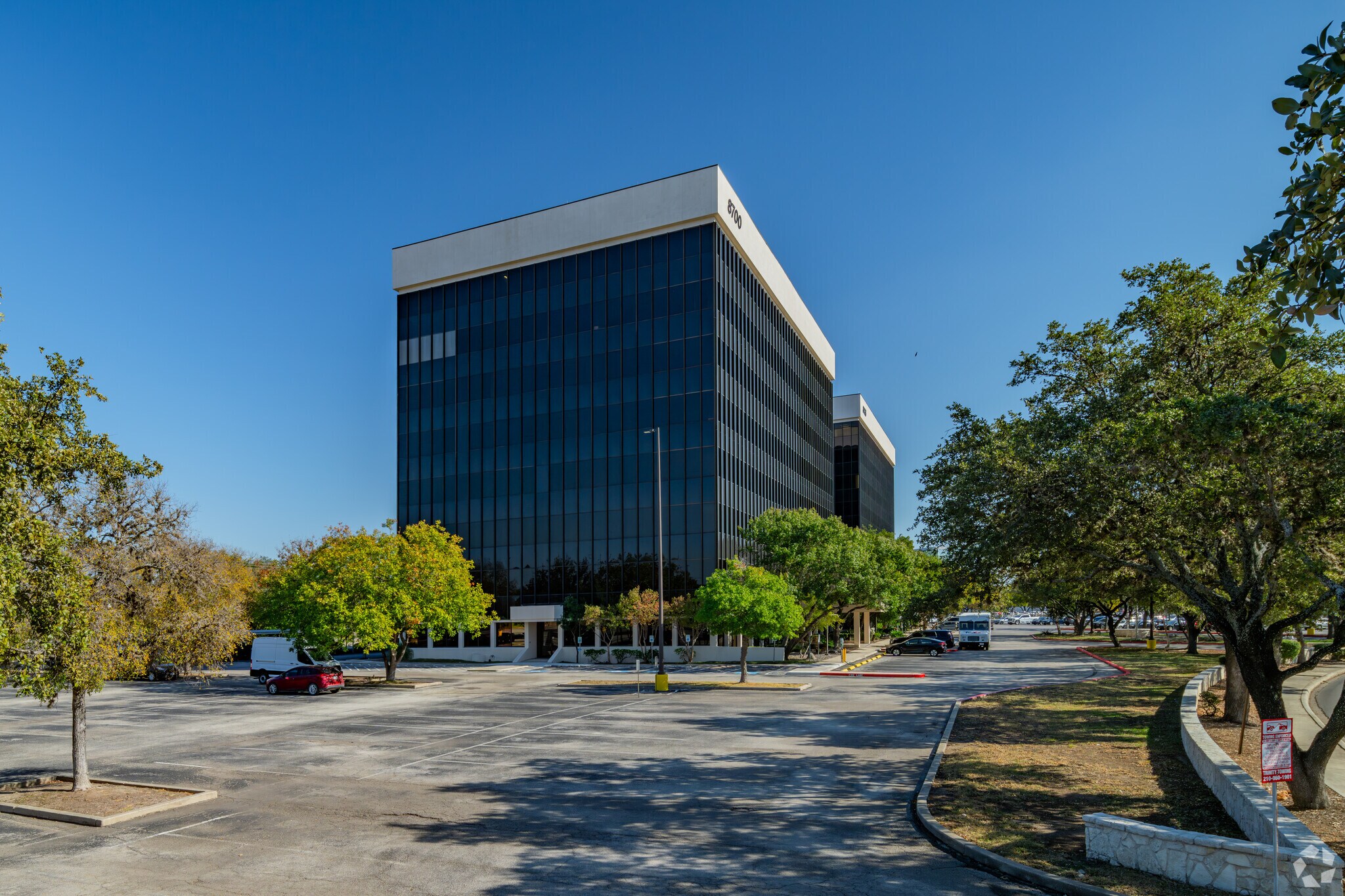 8700 Tesoro Dr, San Antonio, TX à vendre Photo principale– Image 1 sur 1