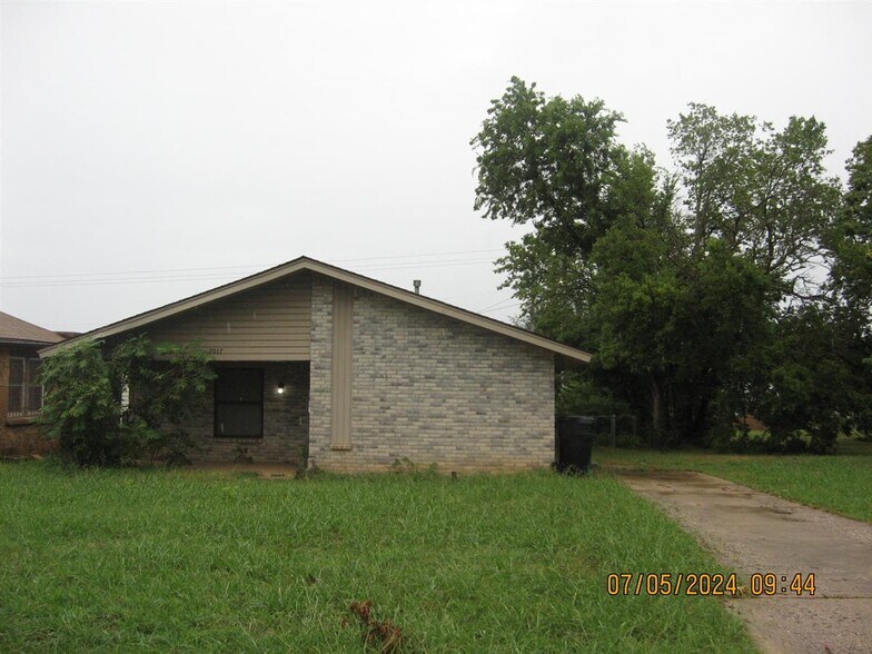 2017 NE 16th Ter, Oklahoma City, OK à vendre - Photo principale – Image 1 sur 1
