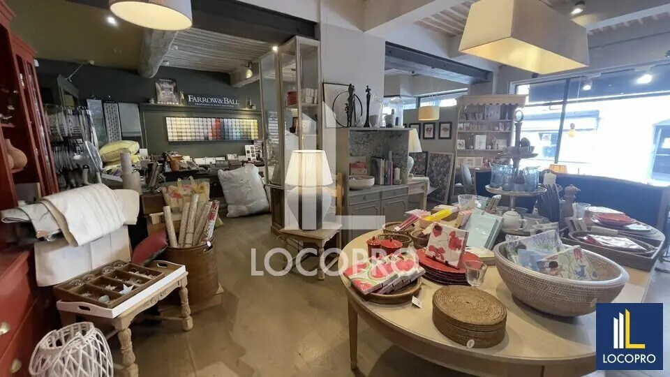 Local commercial dans Valbonne à louer - Photo principale – Image 2 sur 6