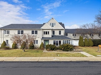 Plus de détails pour 659 Broad St, Emmaus, PA - Logement à vendre