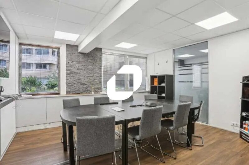 Bureau dans Suresnes à louer - Photo de l’immeuble – Image 3 sur 8