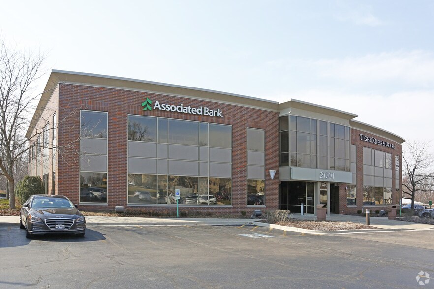 2001 Larkin Ave, Elgin, IL à louer - Photo principale – Image 1 sur 2