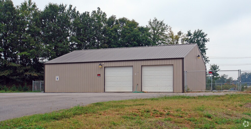 30 American Ct, Greenville, SC à vendre - Photo de l’immeuble – Image 2 sur 3