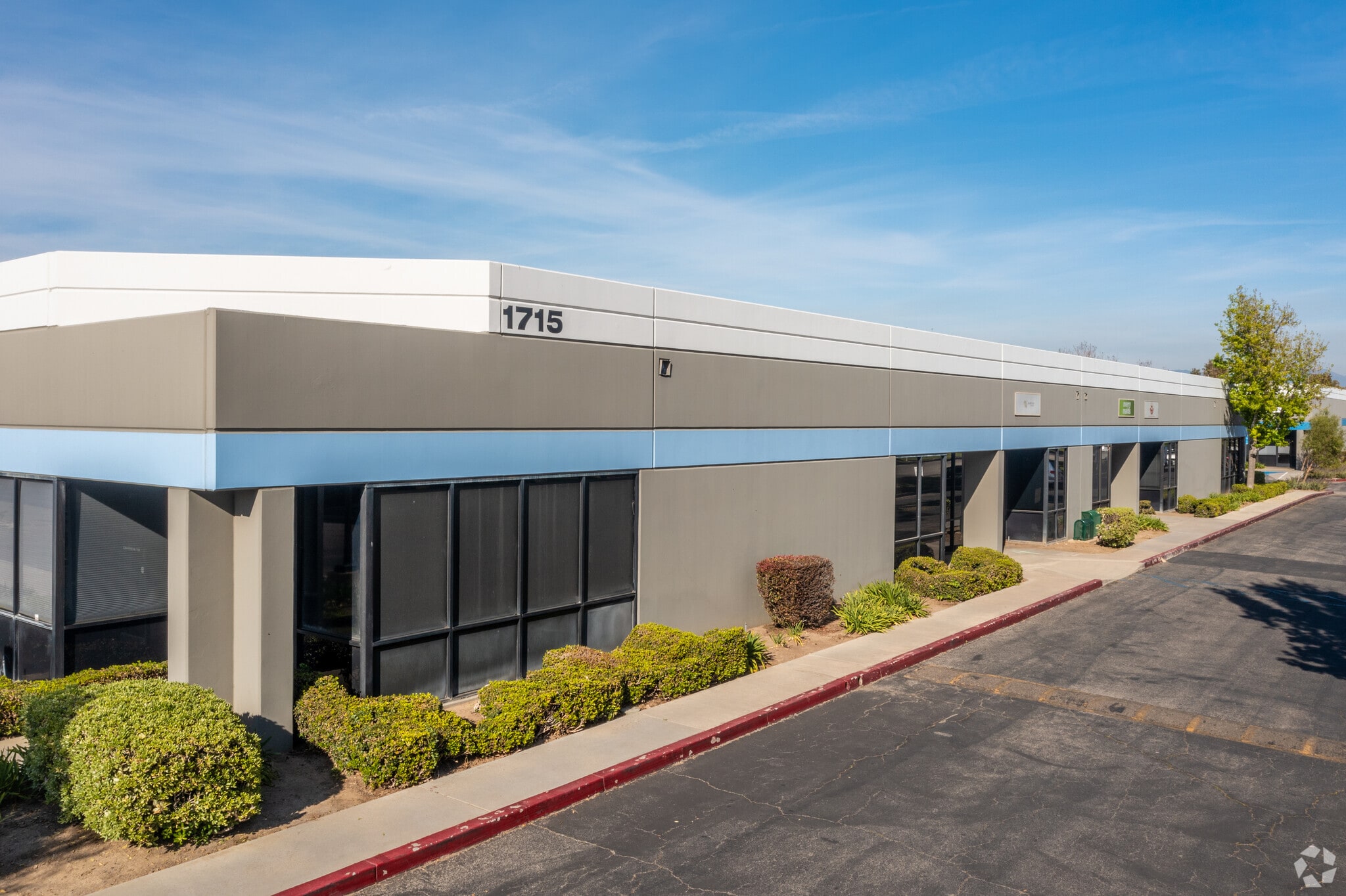 1715 E Wilshire Ave, Santa Ana, CA à louer Photo principale– Image 1 sur 10