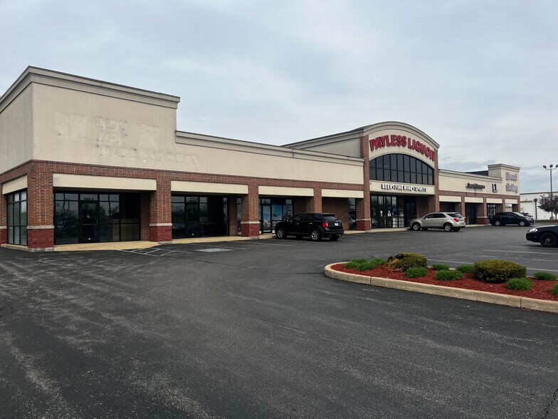 9520 Uptown Dr, Indianapolis, IN à louer - Photo de l’immeuble – Image 2 sur 10