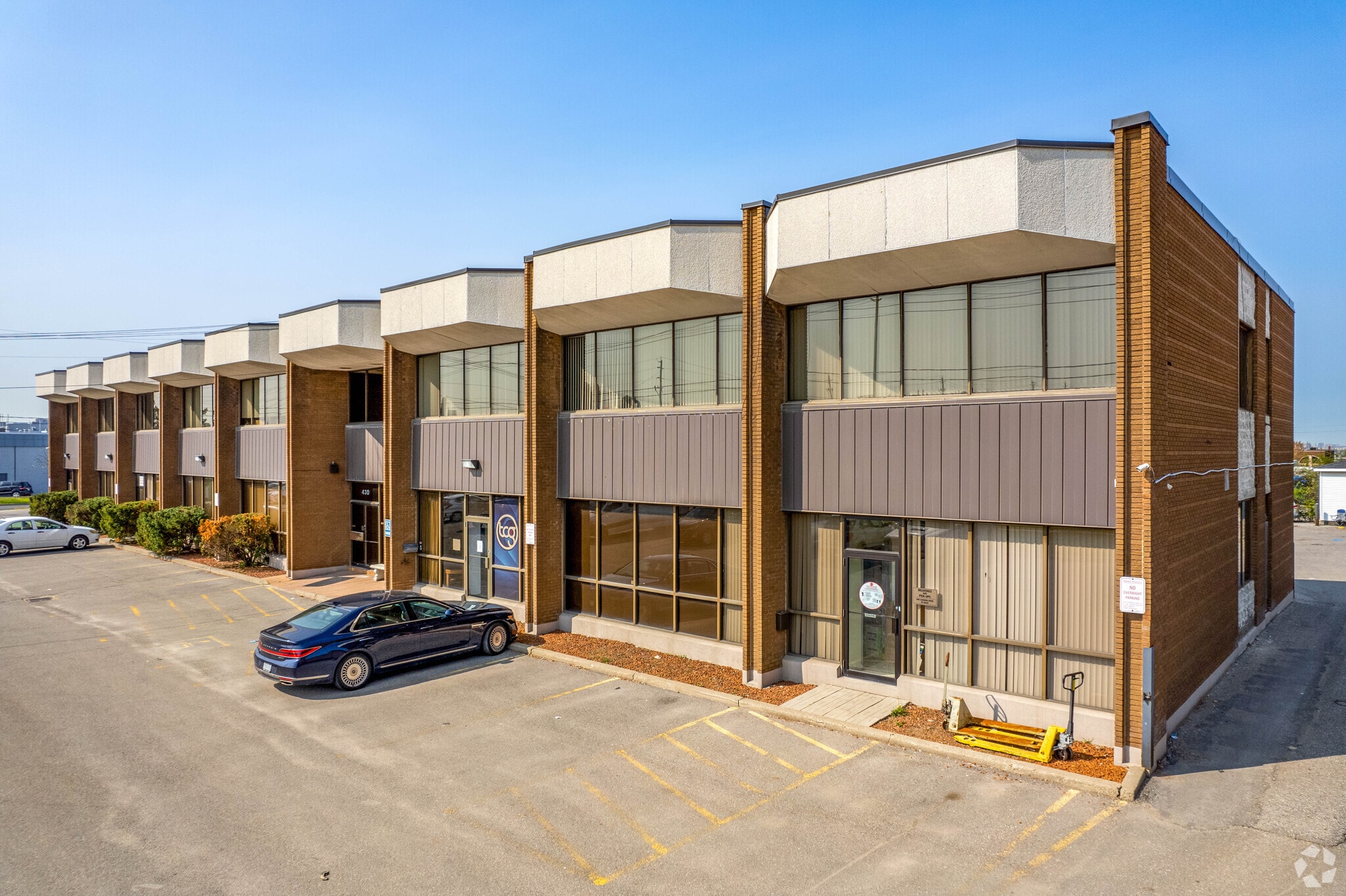 430 Signet Dr, Toronto, ON à louer Photo principale– Image 1 sur 6