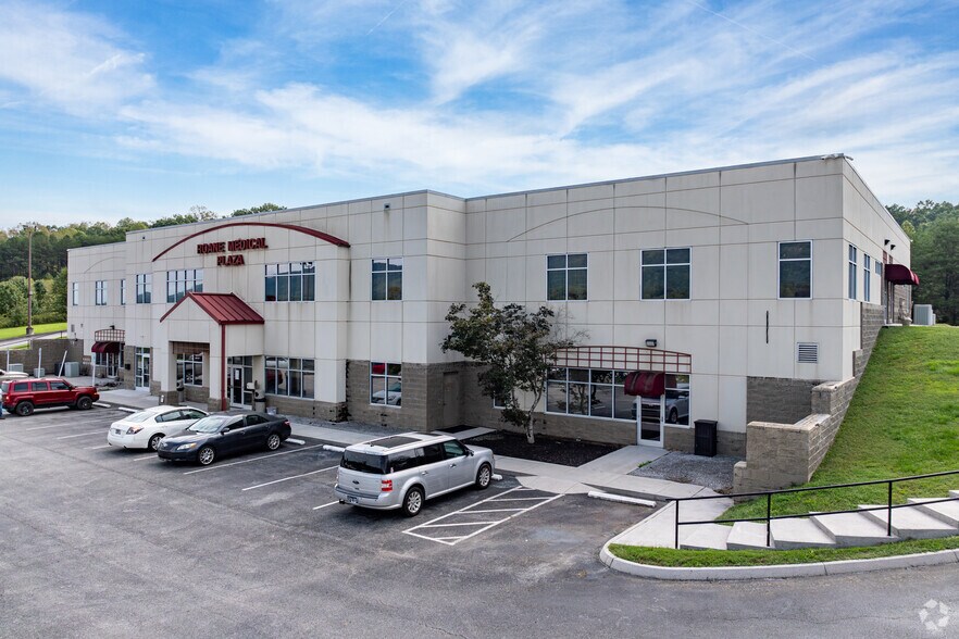 2497 S Roane St, Harriman, TN à louer - Photo de l’immeuble – Image 2 sur 19