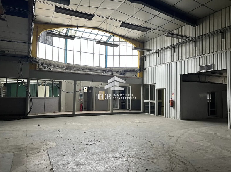 Local d'activités dans Orvault à vendre - Photo de l’immeuble – Image 2 sur 2