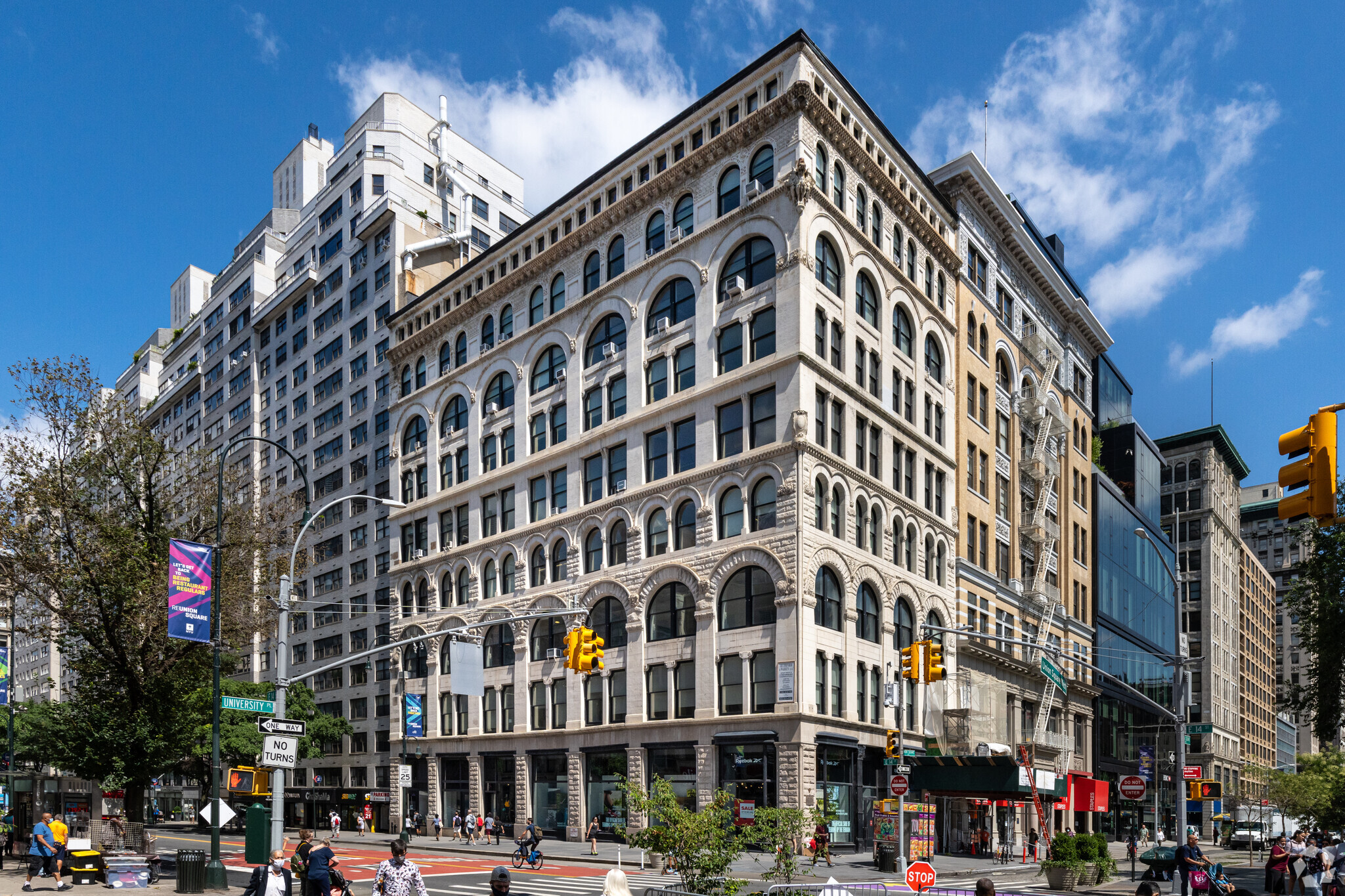1 Union Sq W, New York, NY à louer Photo de l’immeuble– Image 1 sur 8
