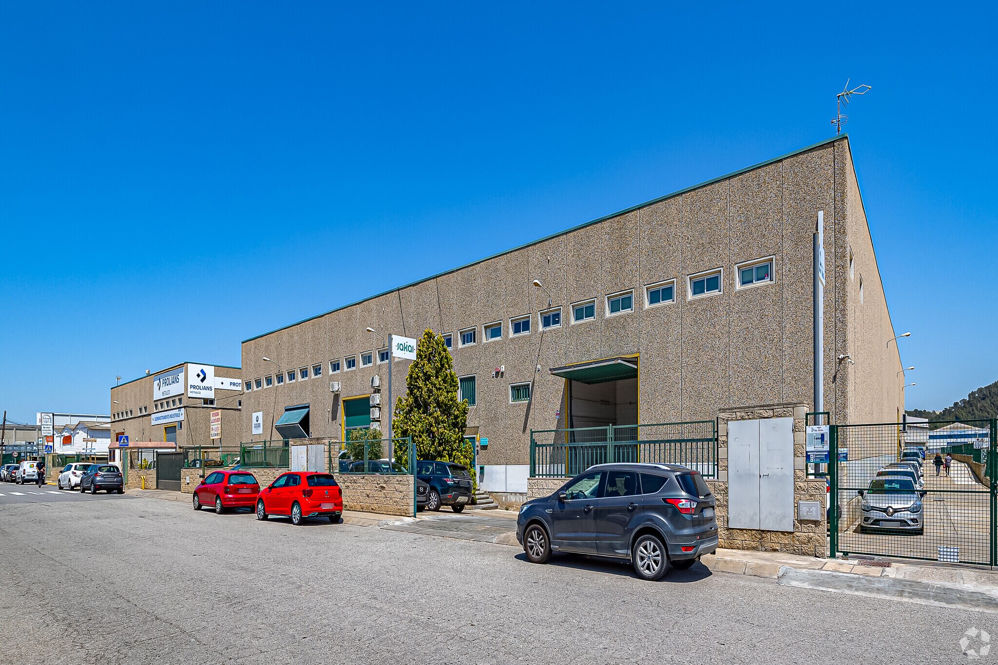 Local commercial dans Sant Andreu de la Barca, Barcelona à louer Photo principale– Image 1 sur 3