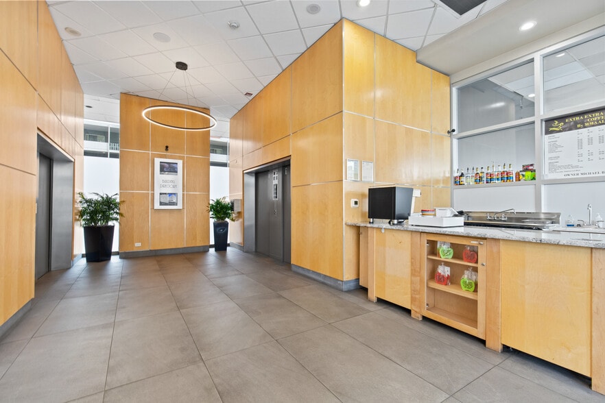 1660 S Albion St, Denver, CO à louer - Hall d’entrée – Image 3 sur 7
