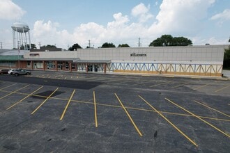 142 N Seymour Ave, Mundelein, IL à louer Photo de l’immeuble– Image 1 sur 1