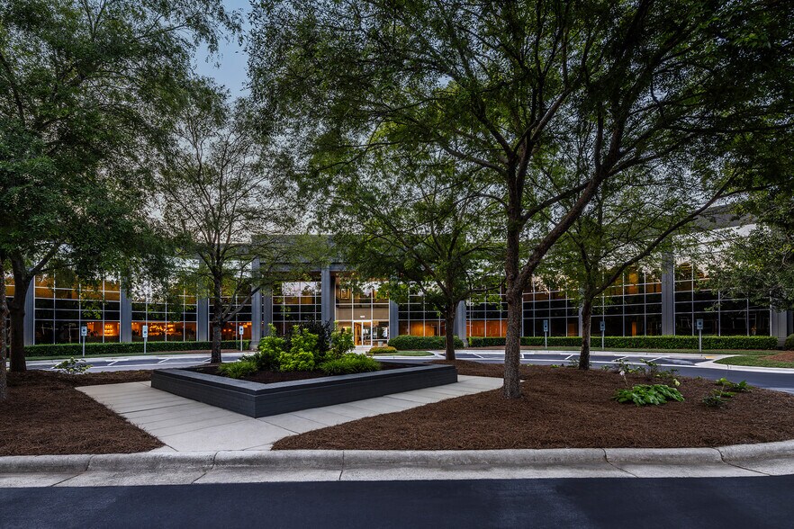 1500 Perimeter Park Dr, Morrisville, NC à louer - Photo de l’immeuble – Image 3 sur 81