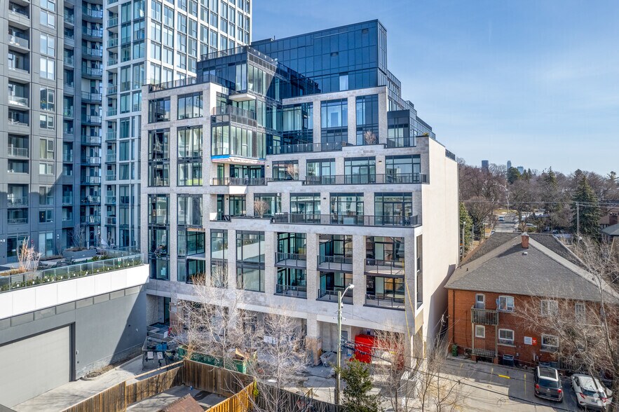 2010 Bathurst St, Toronto, ON à vendre - Photo de l’immeuble – Image 3 sur 4