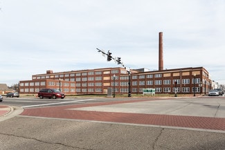 Plus de détails pour 101 E Maple St, North Canton, OH - Bureau à vendre