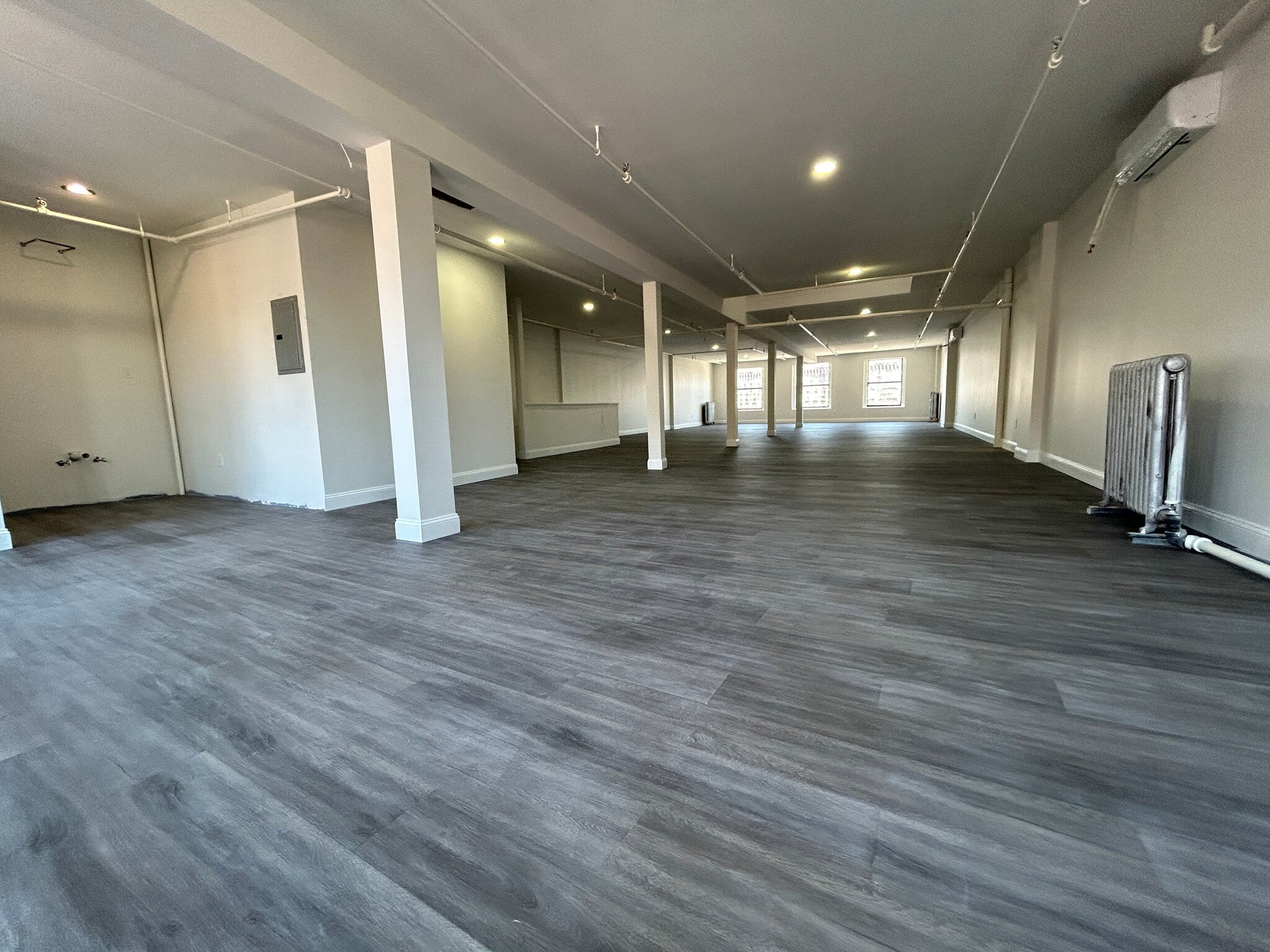 158 Grand St, Waterbury, CT à louer Photo intérieure– Image 1 sur 8