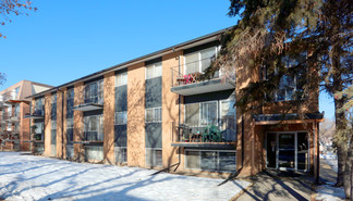 Plus de détails pour 10512 83rd Ave NW, Edmonton, AB - Logement à vendre