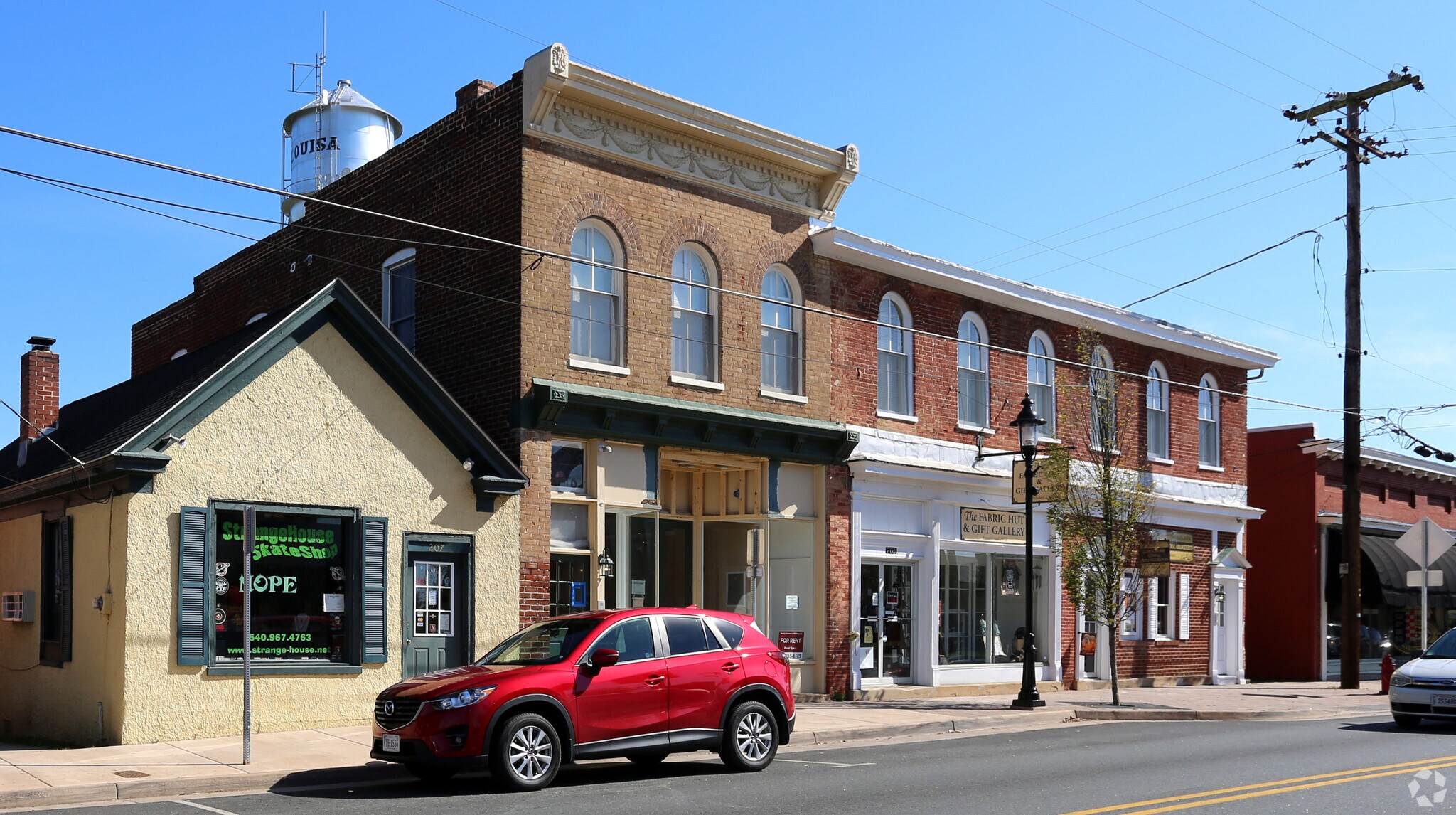 201-207 W Main St, Louisa, VA à louer Photo principale– Image 1 sur 5