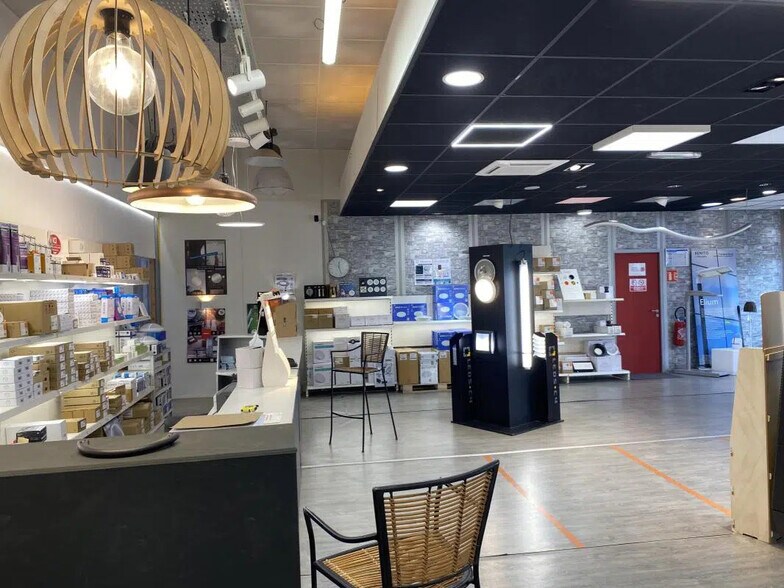 Bureau dans Marcq-en-Baroeul à louer - Photo intérieure – Image 2 sur 13