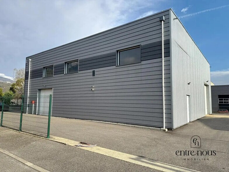 Industriel/Logistique dans Chapareillan à vendre - Photo de l’immeuble – Image 1 sur 4