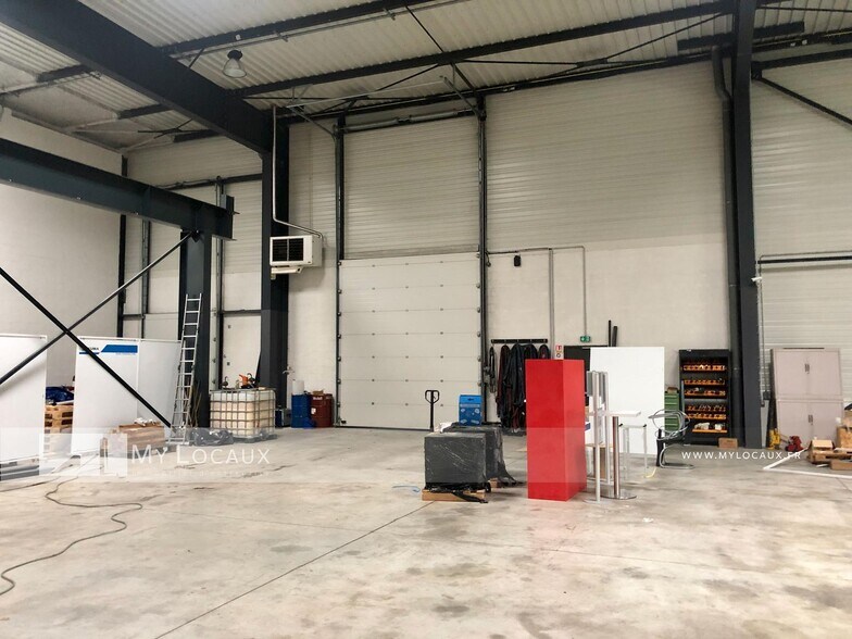 Industriel/Logistique dans Villeneuve-la-Garenne à louer - Photo de l’immeuble – Image 1 sur 6
