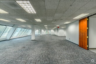 9140 Arrowpoint Blvd, Charlotte, NC à vendre Photo intérieure– Image 2 sur 4
