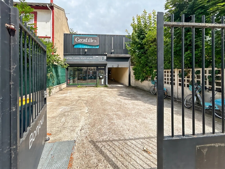 85 Rue Moslard, Colombes à louer - Photo de l’immeuble – Image 1 sur 8