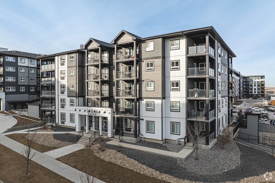 80 Sage Hill Rd NW, Calgary, AB à louer - Photo de l’immeuble – Image 1 sur 4