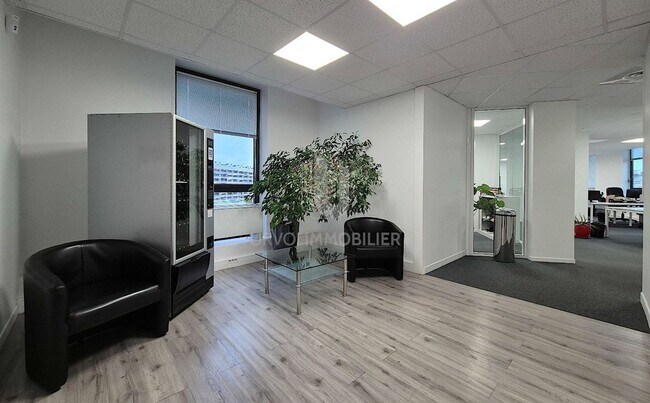 Plus de détails pour Bureau à louer