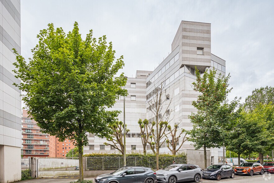 20 Allée Vauban, La Madeleine à louer - Photo de l’immeuble – Image 2 sur 11