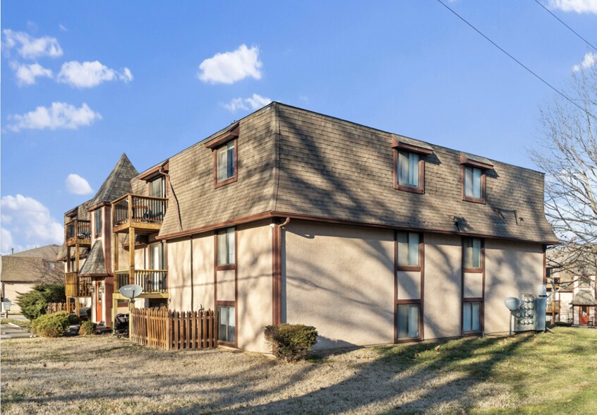 Leavenworth/Lansing 124 Unit- KC MSA portefeuille de 3 biens à vendre sur LoopNet.fr - Photo principale – Image 1 sur 4
