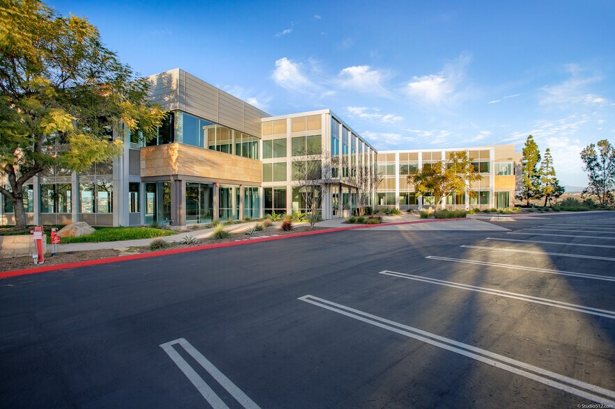 10616 Scripps Summit Ct, San Diego, CA à louer - Photo de l’immeuble – Image 2 sur 6