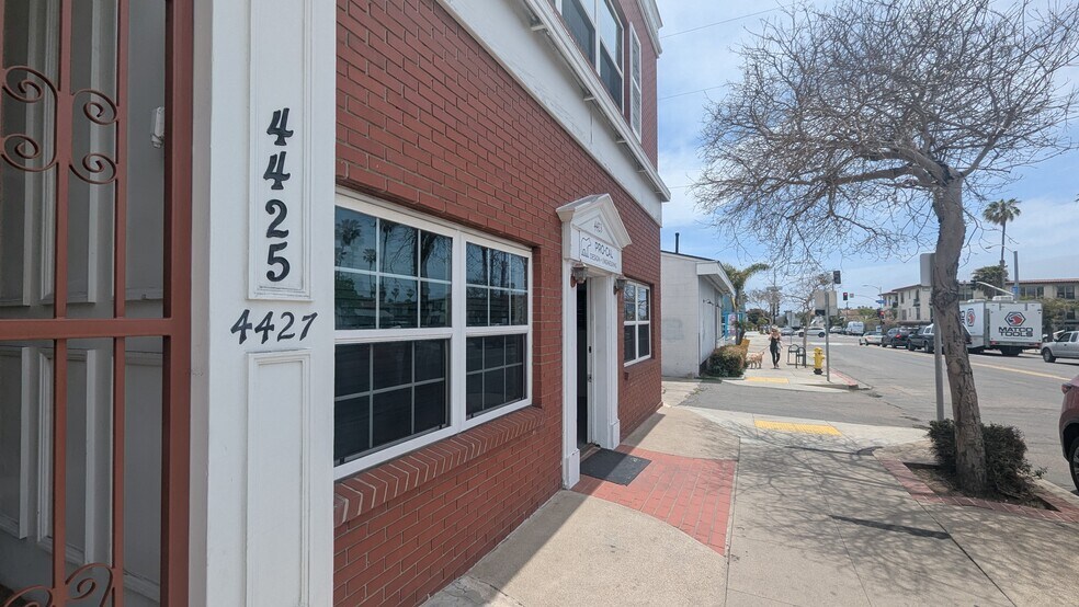 4423 Cass St, San Diego, CA à louer - Photo principale – Image 1 sur 10