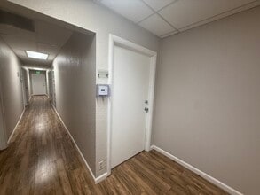 2124-2139 Arnold Way, Alpine, CA à louer Photo intérieure– Image 1 sur 5