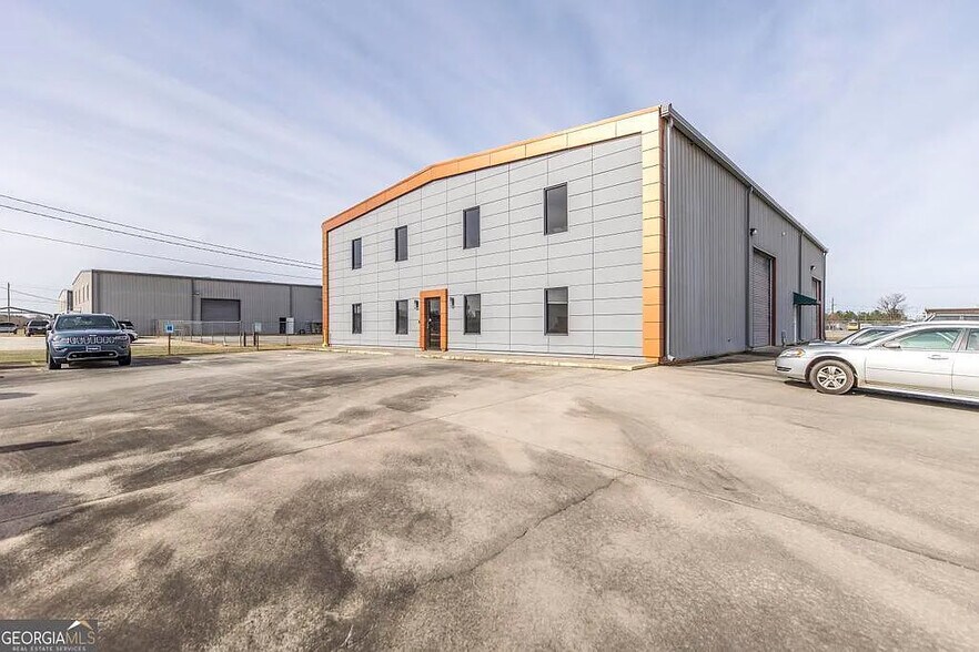 105 Industrial Way, Byron, GA à louer - Photo de l’immeuble – Image 1 sur 6