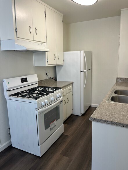 411-425 S Alexandria Ave, Los Angeles, CA à vendre - Photo principale – Image 1 sur 37