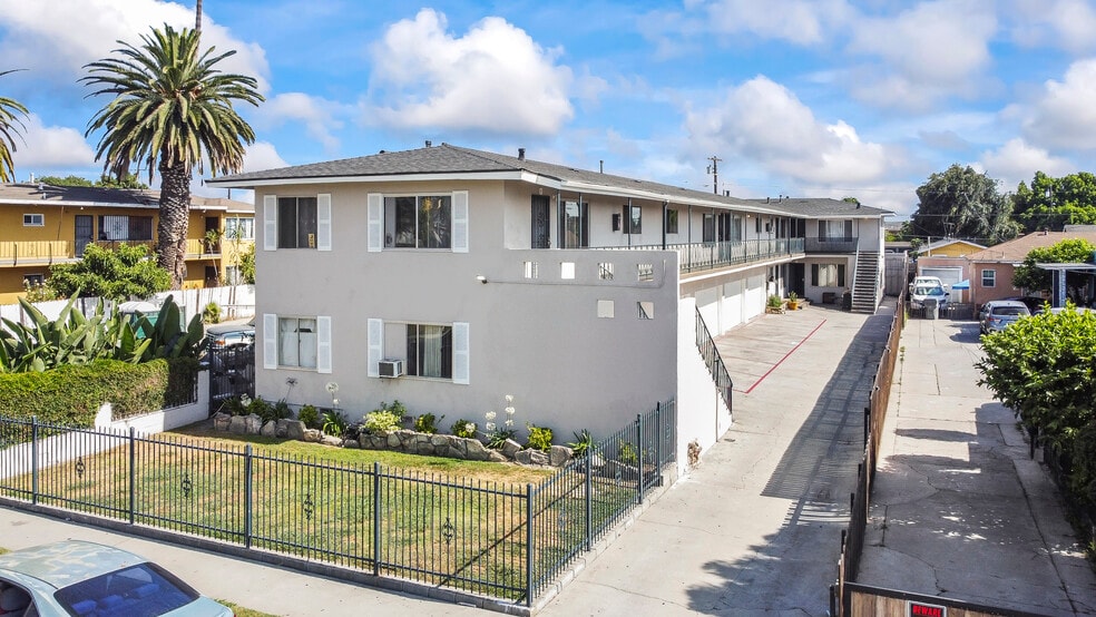 3364 Elizabeth Ave, Lynwood, CA à vendre - Photo de l’immeuble – Image 1 sur 11