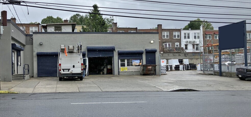 4332-4342 Bronx Blvd, Bronx, NY à vendre - Photo de l’immeuble – Image 1 sur 12