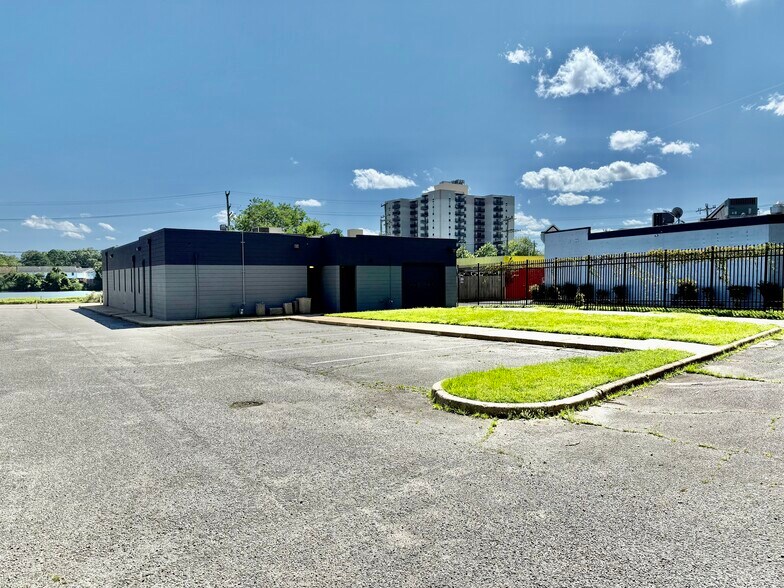 806 Norview Ave, Norfolk, VA à louer - Photo de l’immeuble – Image 3 sur 9