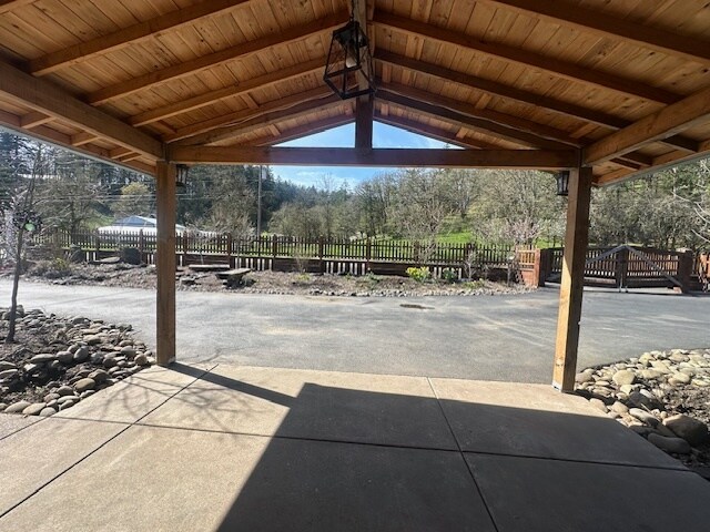 10646 Sunnyside Rd SE, Jefferson, OR à vendre - Photo de l’immeuble – Image 1 sur 13