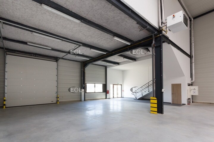 Local d'activités dans Ennery à vendre - Photo intérieure – Image 2 sur 7