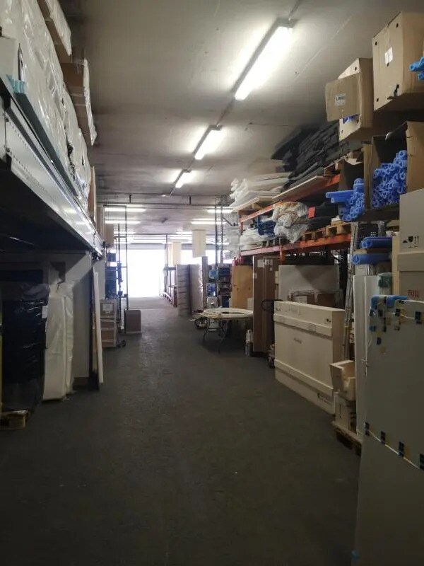 Plus de détails pour Local d'activités à louer