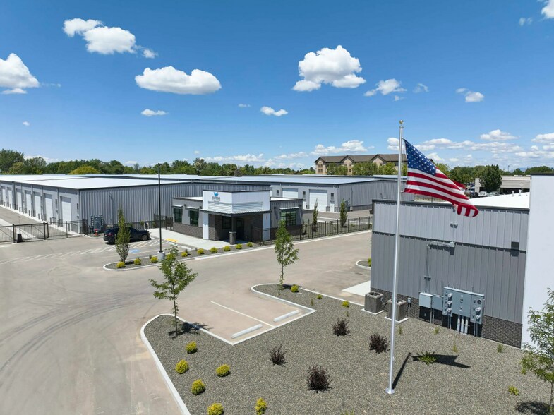 2007 Saturn Rd, Boise, ID à vendre - Photo principale – Image 1 sur 1