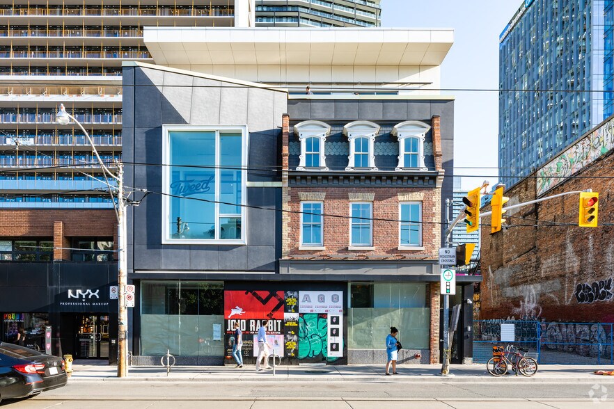 365 Queen St W, Toronto, ON à vendre - Photo de l’immeuble – Image 3 sur 3