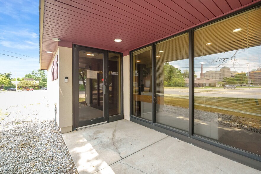 1516 Trimble Ave, Kalamazoo, MI à vendre - Photo de l’immeuble – Image 2 sur 47