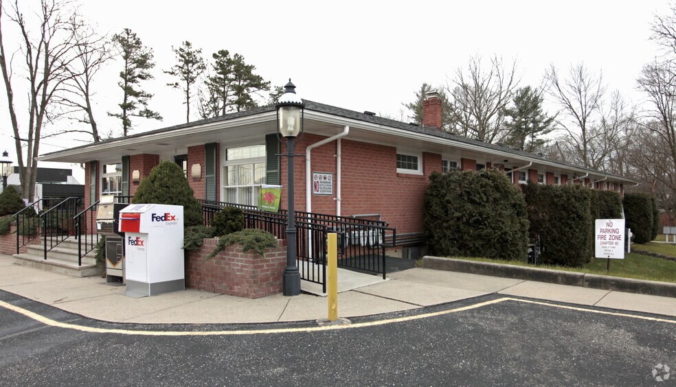 19 N County Line Rd, Jackson, NJ à louer - Photo de l’immeuble – Image 2 sur 32
