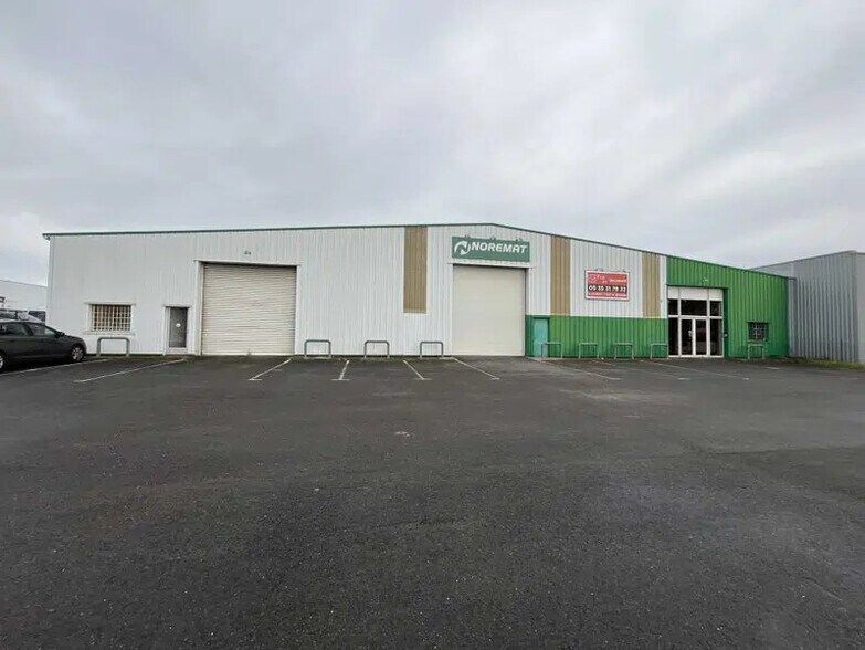 Local d'activités dans Yvrac à vendre - Photo de l’immeuble – Image 1 sur 9