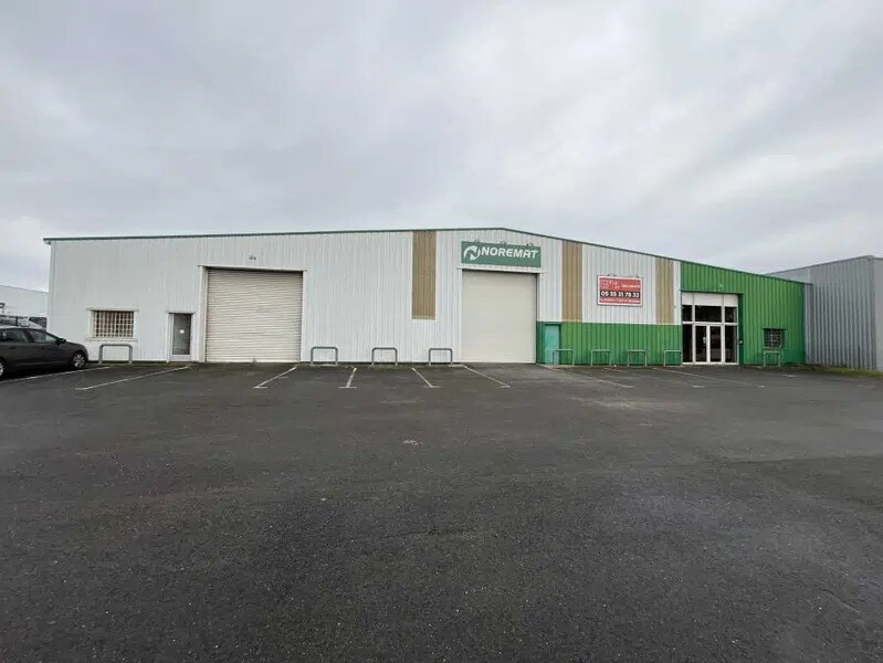 Local d'activités dans Yvrac à vendre Photo de l’immeuble– Image 1 sur 10