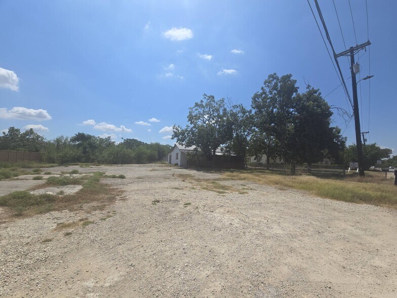 1951 Gruene Rd, New Braunfels, TX à vendre - Photo de l’immeuble – Image 2 sur 7